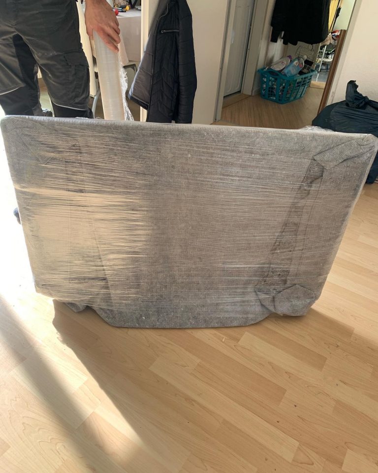 Geschützte Möbel beim Einpackservice in Berlin – Kraftmann Umzüge