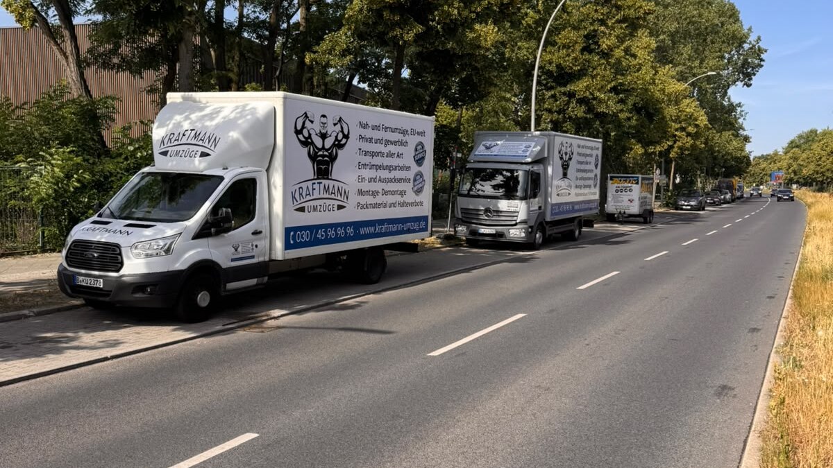 Fahrzeuge von Kraftmann Umzüge für den Abtransport beim Umzug Fahrzeuge von Kraftmann Umzüge für den Abtransport beim Umzug