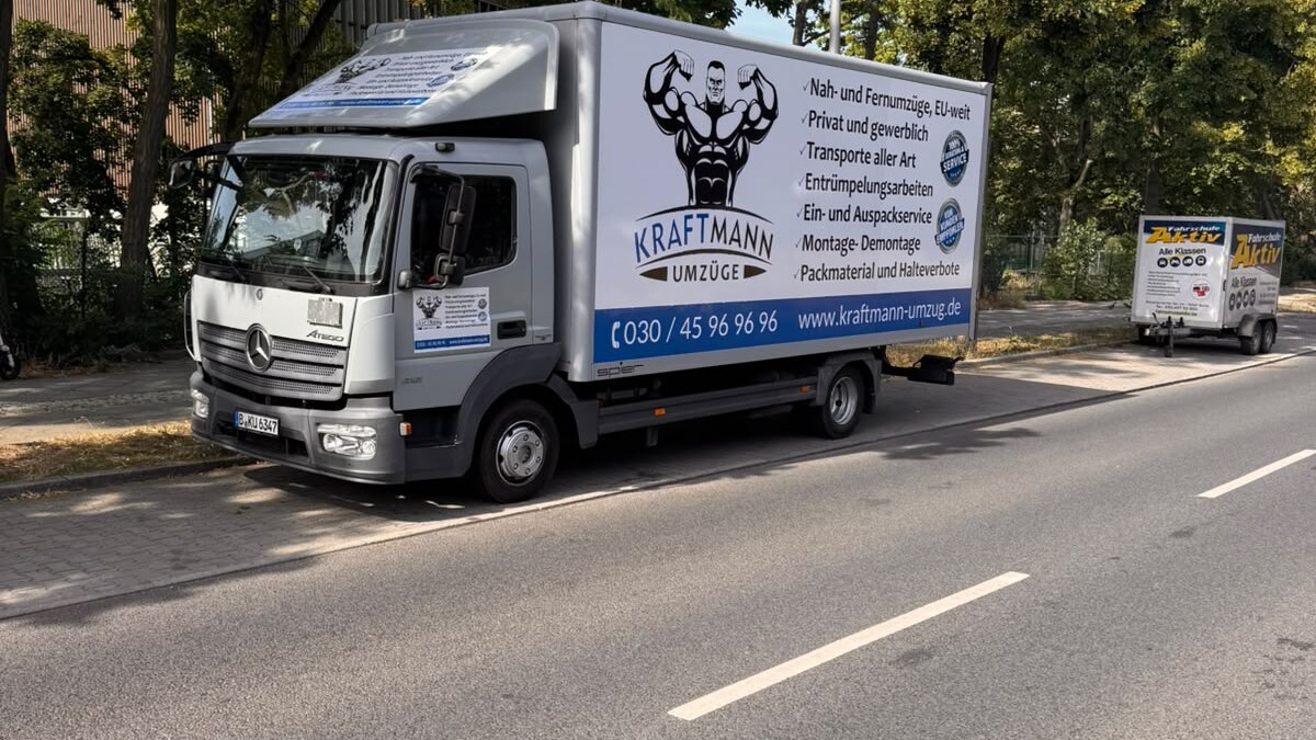 Kompakter Transporter von Kraftmann Umzüge für Entsorgung und Kleintransporte Kompakter Transporter von Kraftmann Umzüge für Entsorgung und Kleintransporte